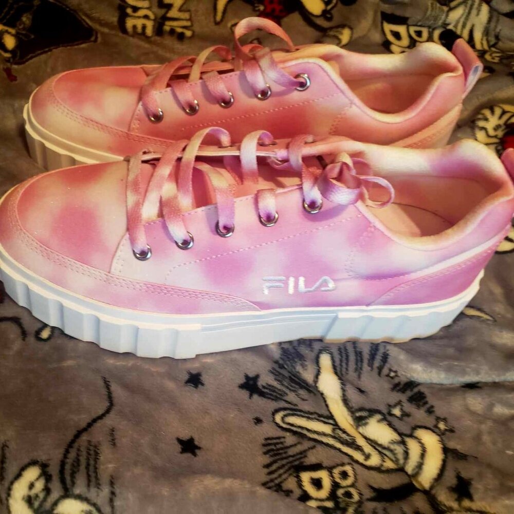 FILA Sandblast Low 1.5" High Platform Mottled Tie Dye Shoe NWT Size 8.5